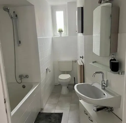 Frisch Renovierte Altbau Whg *